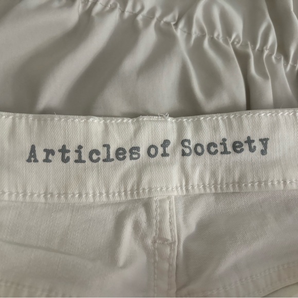 Articles of Society White Jean Shorts - Picture 3 of 4